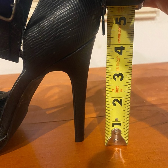 Steve Madden T-strap stiletto heels - Picture 5 of 5